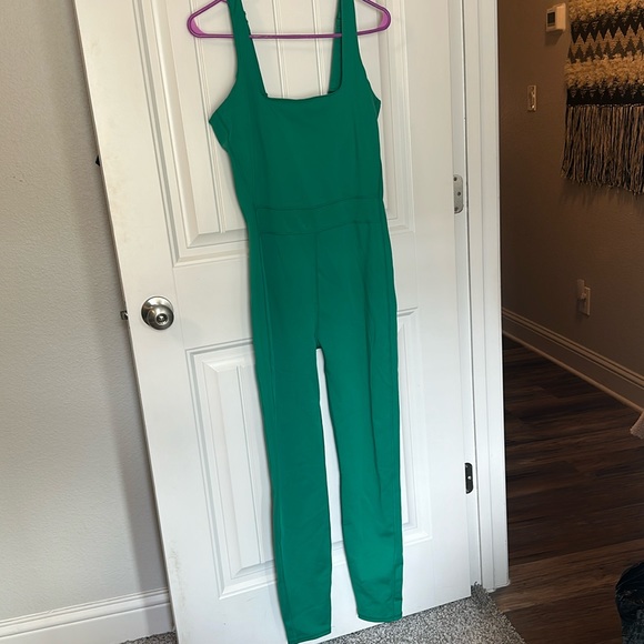 GREEN ATHLETIC JUMPSUIT SIZE XL - Picture 1 of 3